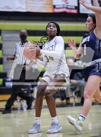 Thumbnail 3 in Blue Springs vs Aquinas (810 Varsity Showcase) photogallery.