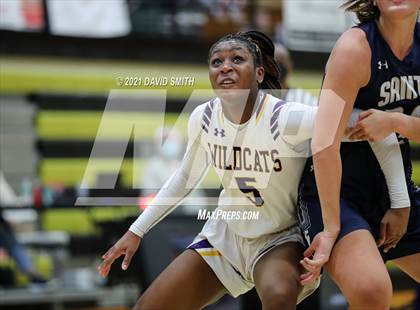 Thumbnail 1 in Blue Springs vs Aquinas (810 Varsity Showcase) photogallery.
