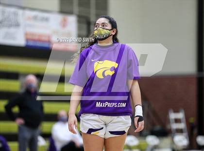 Thumbnail 3 in Blue Springs vs Aquinas (810 Varsity Showcase) photogallery.