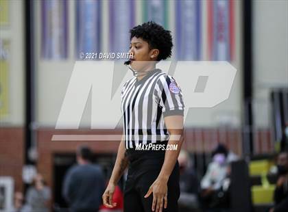Thumbnail 3 in Blue Springs vs Aquinas (810 Varsity Showcase) photogallery.
