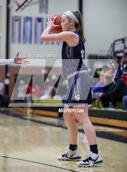 Thumbnail 2 in Blue Springs vs Aquinas (810 Varsity Showcase) photogallery.