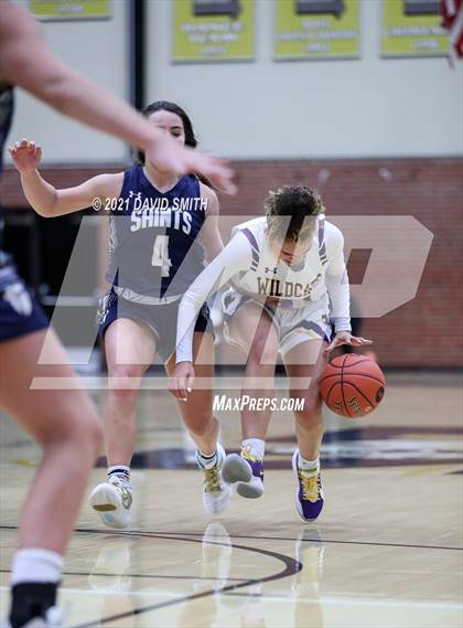 Thumbnail 1 in Blue Springs vs Aquinas (810 Varsity Showcase) photogallery.