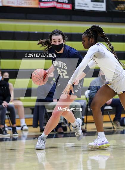 Thumbnail 2 in Blue Springs vs Aquinas (810 Varsity Showcase) photogallery.