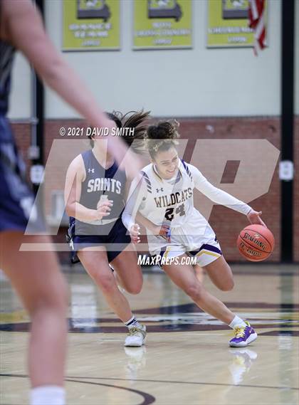 Thumbnail 3 in Blue Springs vs Aquinas (810 Varsity Showcase) photogallery.