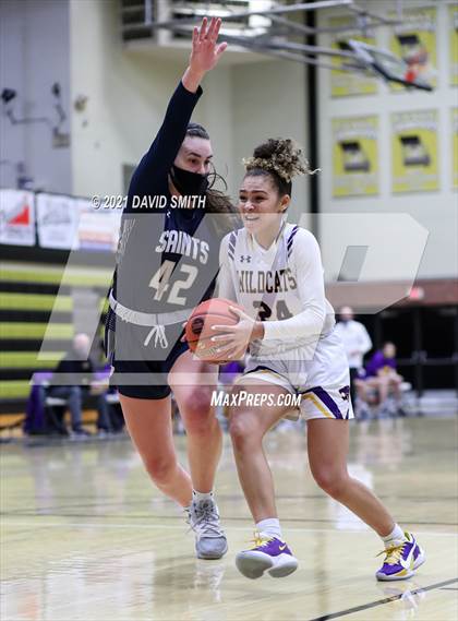 Thumbnail 2 in Blue Springs vs Aquinas (810 Varsity Showcase) photogallery.