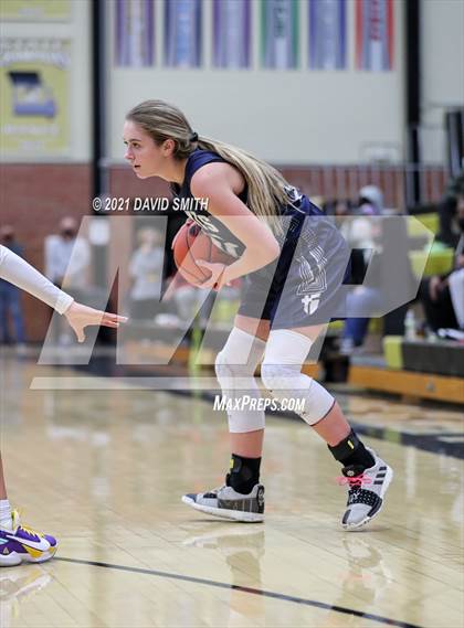 Thumbnail 2 in Blue Springs vs Aquinas (810 Varsity Showcase) photogallery.