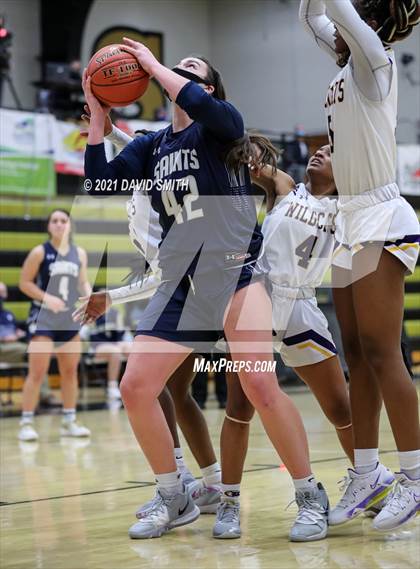 Thumbnail 2 in Blue Springs vs Aquinas (810 Varsity Showcase) photogallery.