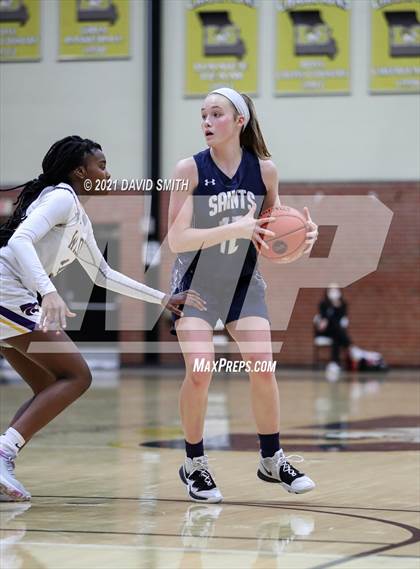 Thumbnail 2 in Blue Springs vs Aquinas (810 Varsity Showcase) photogallery.
