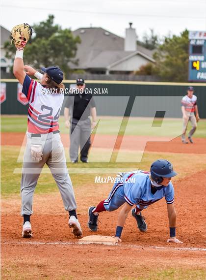 Thumbnail 3 in Tompkins vs Lamar photogallery.