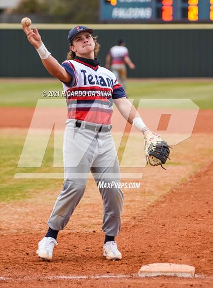 Thumbnail 2 in Tompkins vs Lamar  photogallery.