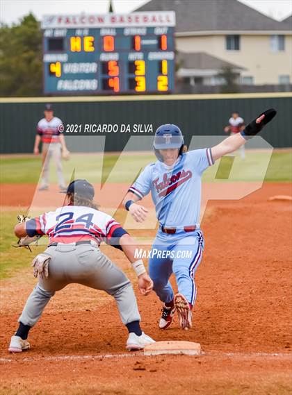 Thumbnail 1 in Tompkins vs Lamar photogallery.