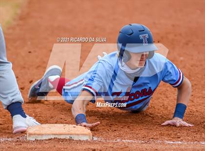 Thumbnail 1 in Tompkins vs Lamar photogallery.