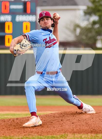 Thumbnail 3 in Tompkins vs Lamar photogallery.