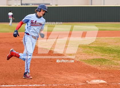 Thumbnail 2 in Tompkins vs Lamar photogallery.