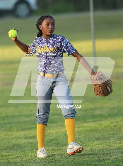 Thumbnail 3 in Ashdown @ Glen Rose photogallery.