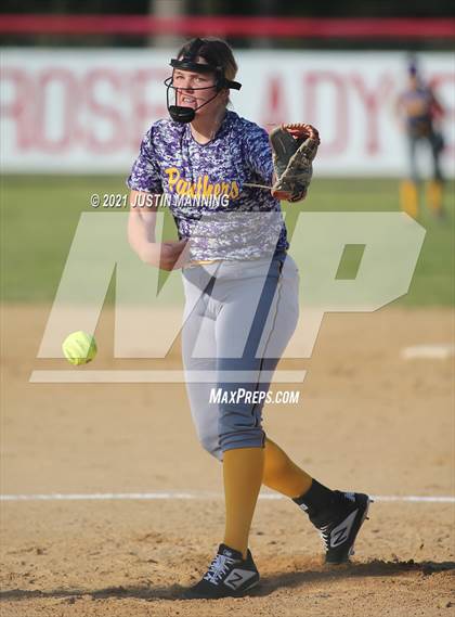 Thumbnail 2 in Ashdown @ Glen Rose photogallery.