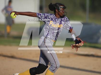 Thumbnail 1 in Ashdown @ Glen Rose photogallery.