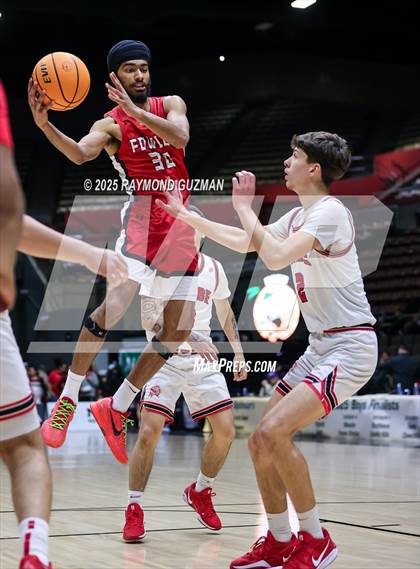 Thumbnail 2 in Chowchilla vs. Fowler (CIF CS Division VI Section Championship) photogallery.