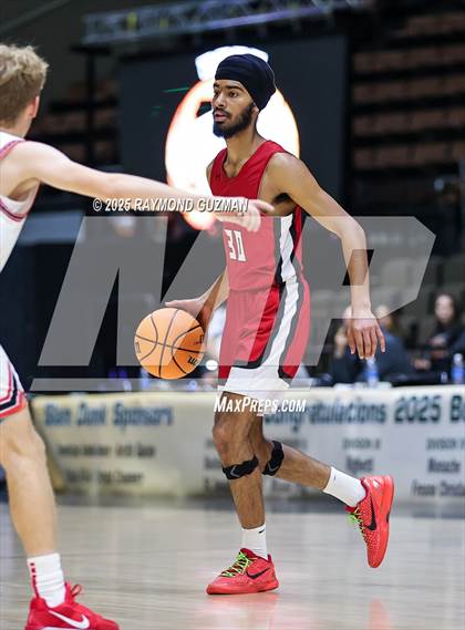 Thumbnail 1 in Chowchilla vs. Fowler (CIF CS Division VI Section Championship) photogallery.