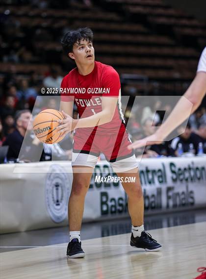 Thumbnail 1 in Chowchilla vs. Fowler (CIF CS Division VI Section Championship) photogallery.