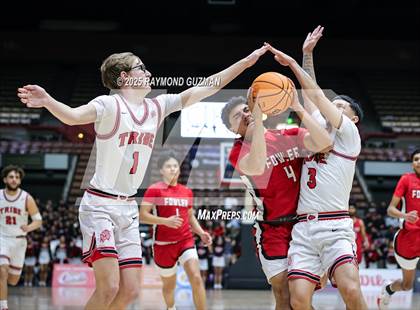 Thumbnail 2 in Chowchilla vs. Fowler (CIF CS Division VI Section Championship) photogallery.