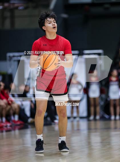 Thumbnail 2 in Chowchilla vs. Fowler (CIF CS Division VI Section Championship) photogallery.