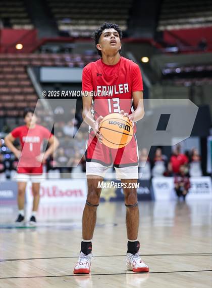 Thumbnail 2 in Chowchilla vs. Fowler (CIF CS Division VI Section Championship) photogallery.