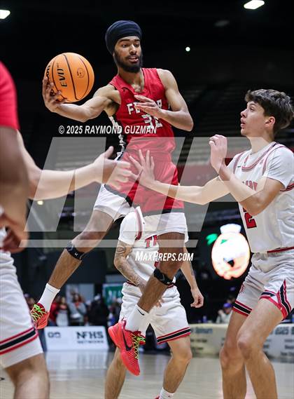 Thumbnail 3 in Chowchilla vs. Fowler (CIF CS Division VI Section Championship) photogallery.