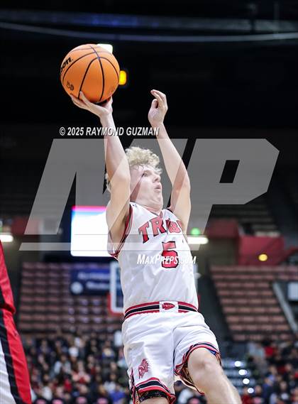 Thumbnail 3 in Chowchilla vs. Fowler (CIF CS Division VI Section Championship) photogallery.