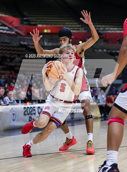Thumbnail 3 in Chowchilla vs. Fowler (CIF CS Division VI Section Championship) photogallery.