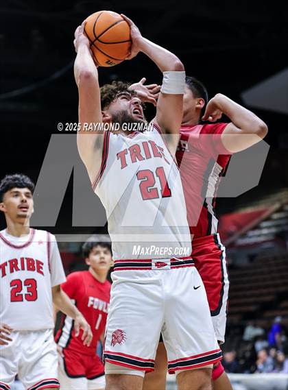 Thumbnail 2 in Chowchilla vs. Fowler (CIF CS Division VI Section Championship) photogallery.