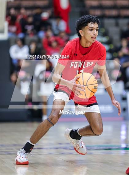 Thumbnail 1 in Chowchilla vs. Fowler (CIF CS Division VI Section Championship) photogallery.