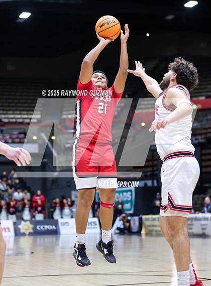 Thumbnail 3 in Chowchilla vs. Fowler (CIF CS Division VI Section Championship) photogallery.