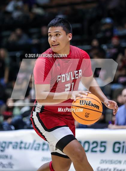 Thumbnail 1 in Chowchilla vs. Fowler (CIF CS Division VI Section Championship) photogallery.