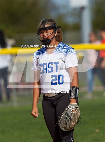 Thumbnail 2 in Kearney vs. Lincoln East photogallery.