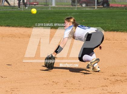 Thumbnail 1 in Kearney vs. Lincoln East photogallery.