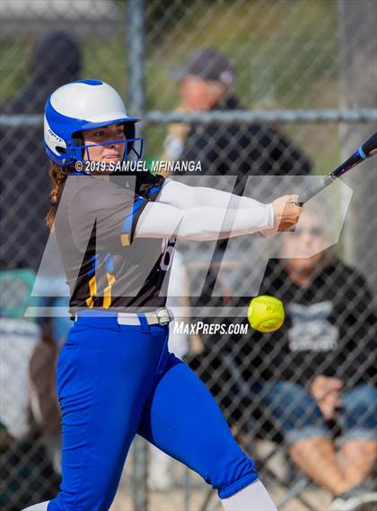 Thumbnail 1 in Kearney vs. Lincoln East photogallery.