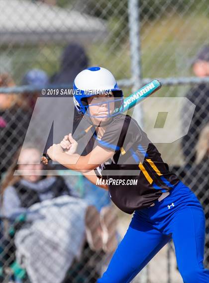 Thumbnail 1 in Kearney vs. Lincoln East photogallery.
