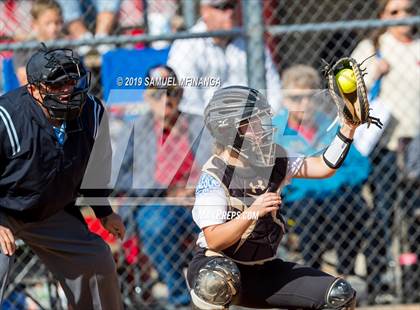 Thumbnail 2 in Kearney vs. Lincoln East photogallery.