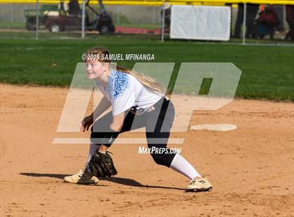 Thumbnail 3 in Kearney vs. Lincoln East photogallery.