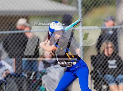 Thumbnail 1 in Kearney vs. Lincoln East photogallery.
