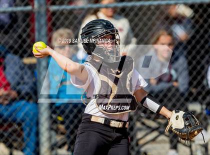 Thumbnail 2 in Kearney vs. Lincoln East photogallery.