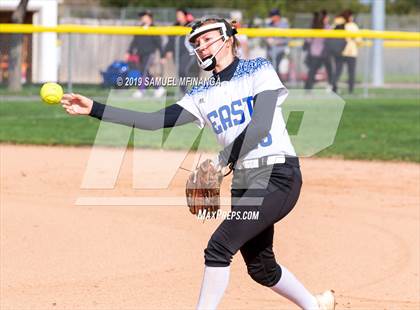 Thumbnail 3 in Kearney vs. Lincoln East photogallery.