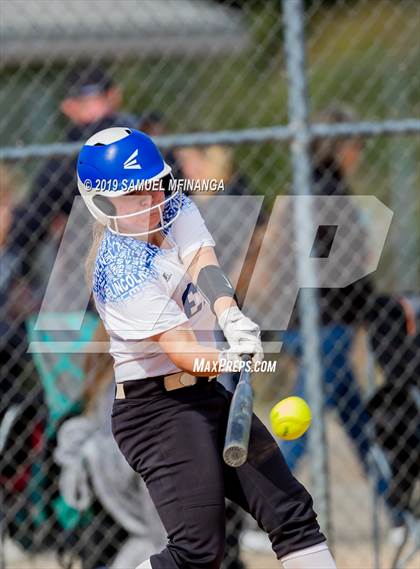 Thumbnail 1 in Kearney vs. Lincoln East photogallery.