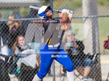 Thumbnail 2 in Kearney vs. Lincoln East photogallery.