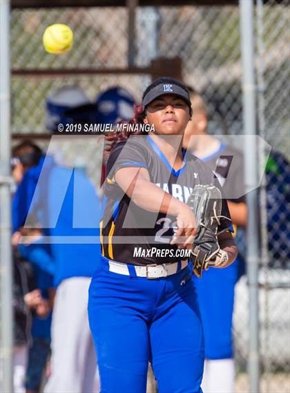 Thumbnail 3 in Kearney vs. Lincoln East photogallery.