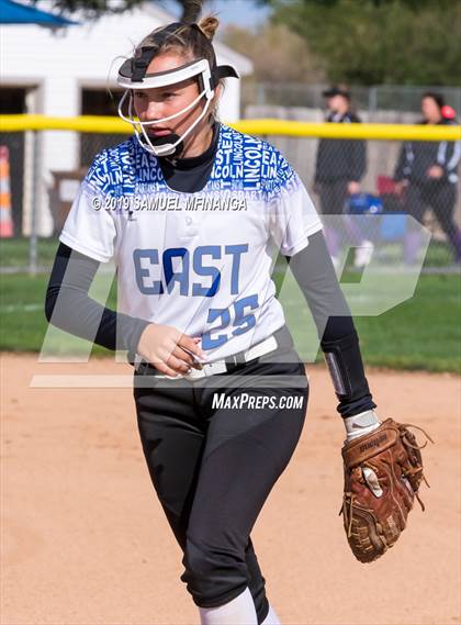 Thumbnail 2 in Kearney vs. Lincoln East photogallery.