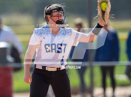 Thumbnail 2 in Kearney vs. Lincoln East photogallery.
