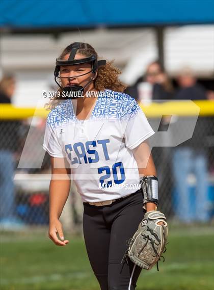 Thumbnail 3 in Kearney vs. Lincoln East photogallery.
