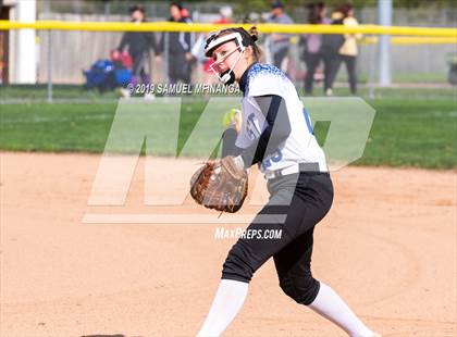 Thumbnail 2 in Kearney vs. Lincoln East photogallery.